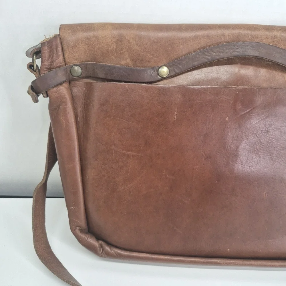 Whipping Post WP Standard Large Leather Brown Distressed Messenger Bag